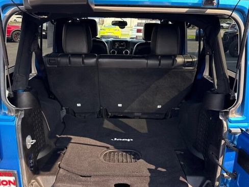 Used 2015 Jeep Wrangler Unlimited Sahara w/ Dual Top Group AWD/4WD image 13