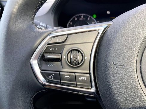 Used 2025 Acura RDX SH-AWD image 18