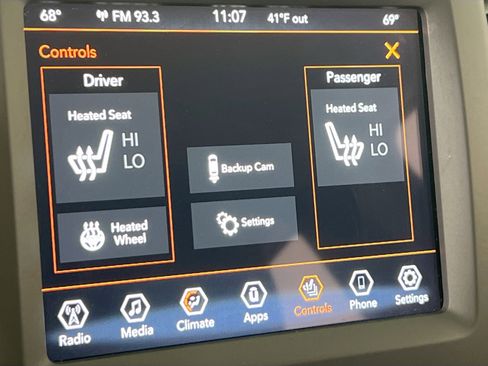 Used 2022 Jeep Cherokee Latitude Lux w/ Mopar Interior Package AWD/4WD image 19