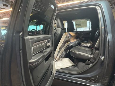 New 2026 RAM 3500 Laramie AWD/4WD image 10