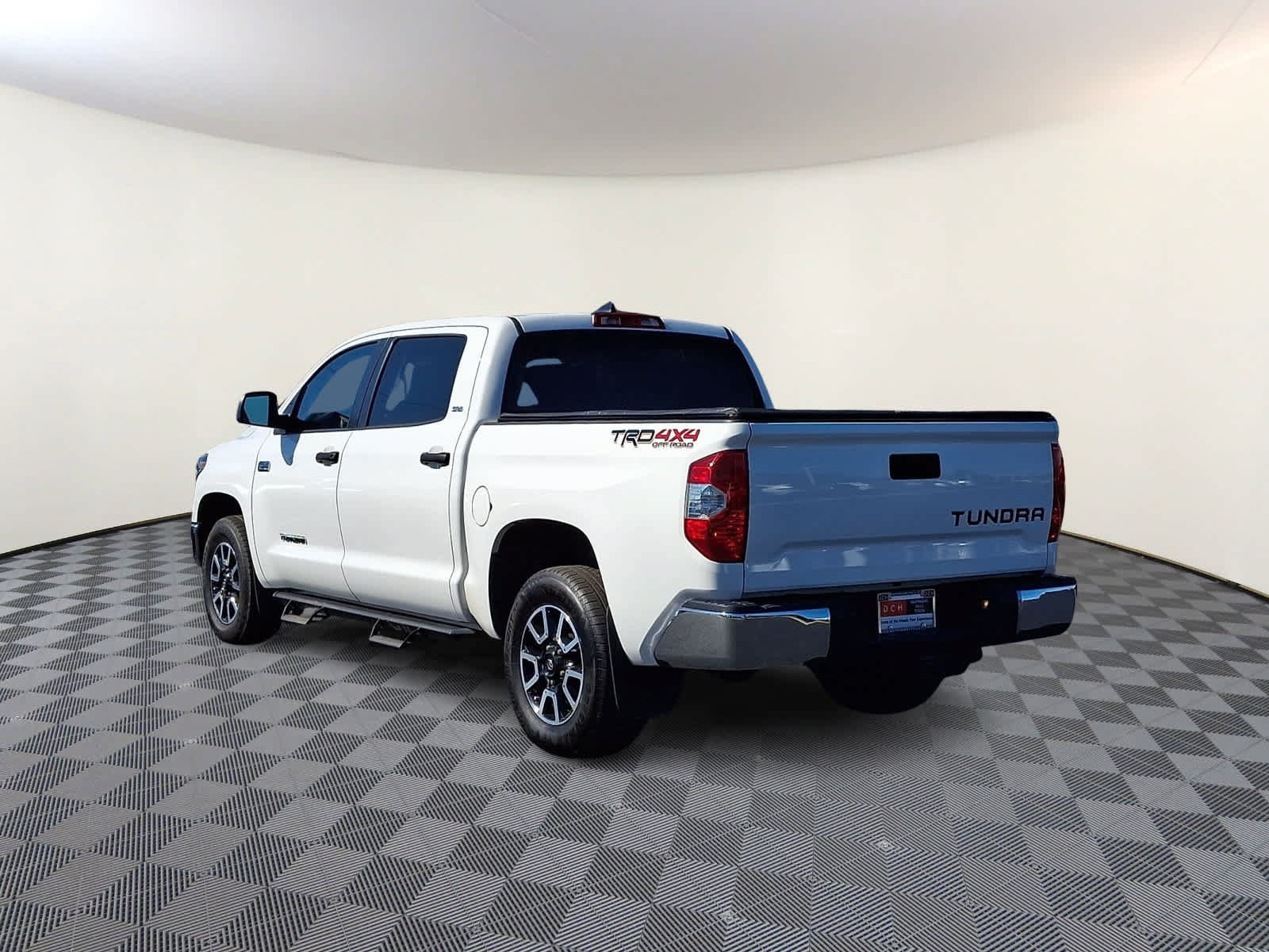 Used 2020 Toyota Tundra SR5 w/ TRD Off-Road Package AWD/4WD image 7