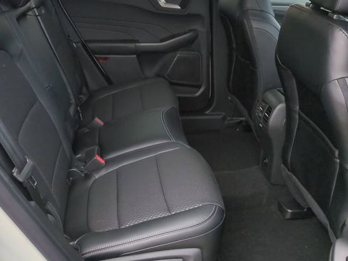 New 2025 Ford Escape SE FWD image 17
