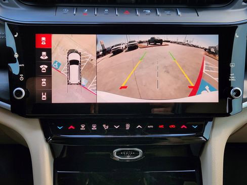 New 2026 Jeep Grand Cherokee L Limited w/ Luxury Tech Group II RWD image 17