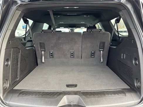 Used 2023 GMC Yukon XL SLE image 30