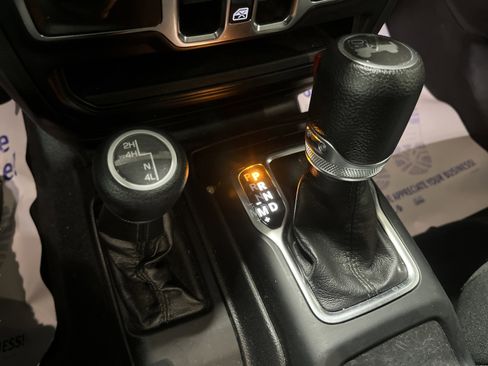 Used 2022 Jeep Wrangler Unlimited Sport image 24