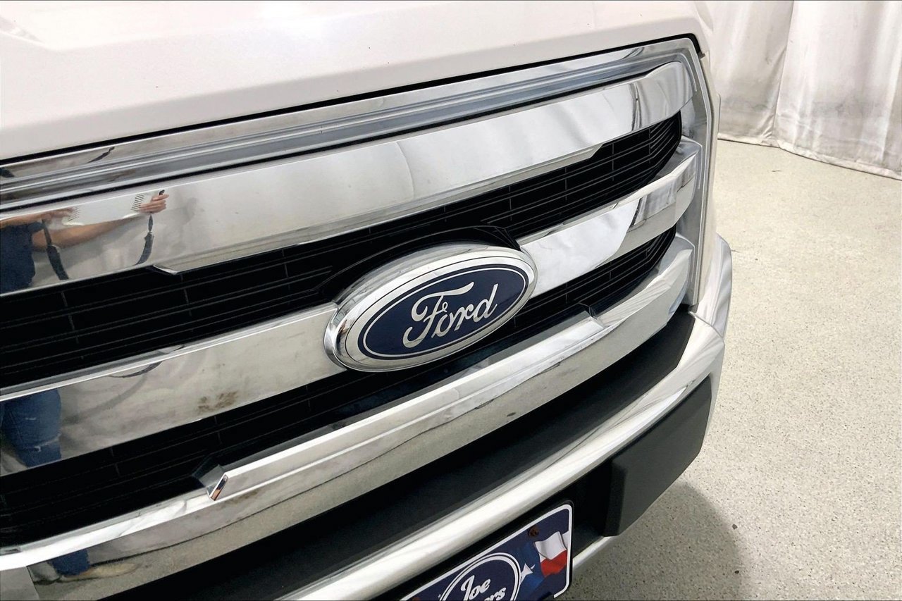Used 2017 Ford F150 Lariat w/ Equipment Group 501A Mid RWD image 7