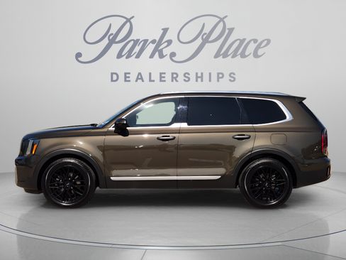 Used 2023 Kia Telluride SX Prestige AWD/4WD image 2