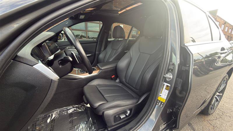 Used 2019 BMW 330i xDrive Sedan w/ Driving Assistance Package AWD/4WD image 29