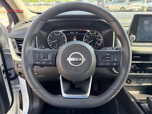 Used 2024 Nissan Rogue SV w/ SV Premium Package AWD/4WD image 21
