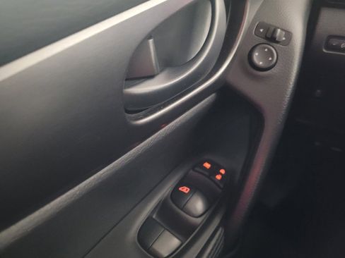 Used 2019 Nissan Rogue Sport S image 27