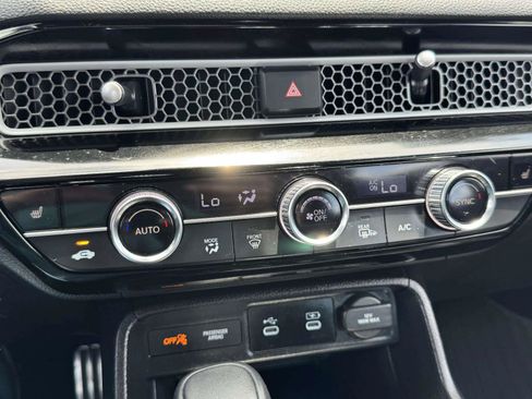 Used 2025 Honda Civic Sport image 37