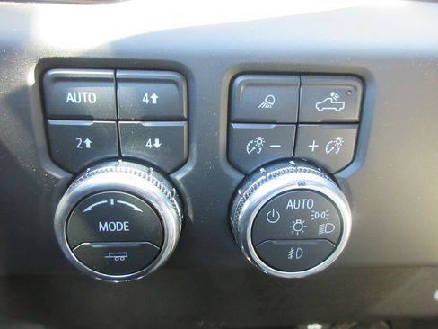New 2026 GMC Sierra 2500 AT4 w/ AT4 Premium Plus Package AWD/4WD image 19