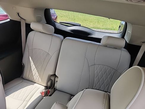 Used 2023 Buick Enclave Avenir w/ Avenir Technology Package FWD image 23