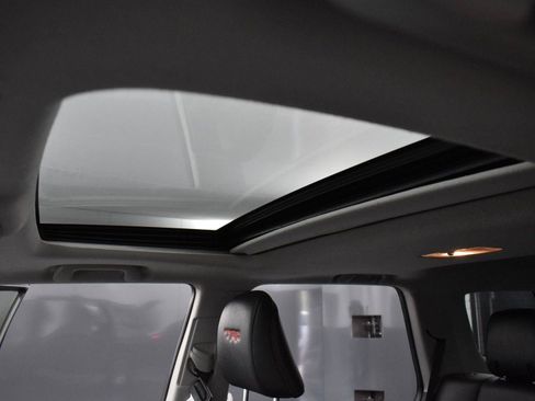 Used 2021 Toyota 4Runner TRD Off-Road Premium w/ Moonroof Package AWD/4WD image 31