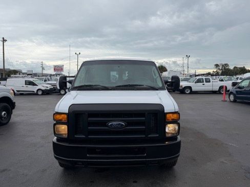 Used 2009 Ford E-250 and Econoline 250 image 3