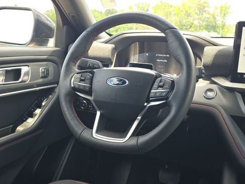 Used 2025 Ford Explorer ST-Line w/ Premium Package RWD image 41
