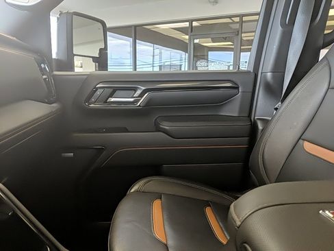 Used 2024 GMC Sierra 2500 AT4 w/ Technology Package image 24