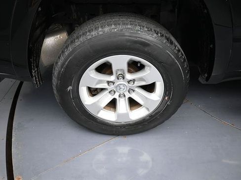 Used 2019 RAM 1500 Laramie AWD/4WD image 23