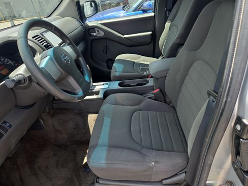 Used 2013 Nissan Frontier S RWD image 5
