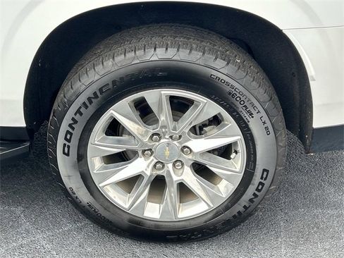 Used 2022 Chevrolet Suburban Premier image 14