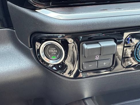 New 2026 GMC Sierra 1500 SLT w/ SLT Premium Plus Package AWD/4WD image 31