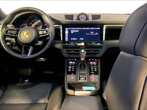 Used 2023 Porsche Macan Turbo image 14