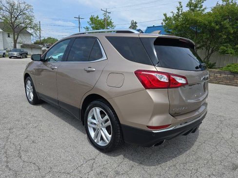 Used 2019 Chevrolet Equinox Premier FWD image 3