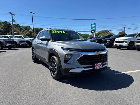 Used 2026 Chevrolet TrailBlazer LT w/ Convenience Package AWD/4WD image 2