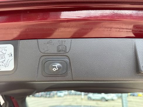 Used 2014 Ford C-MAX Energi SEL w/ Equipment Group 303A image 33