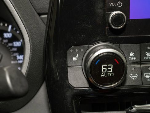 Used 2023 Toyota Highlander XLE image 17