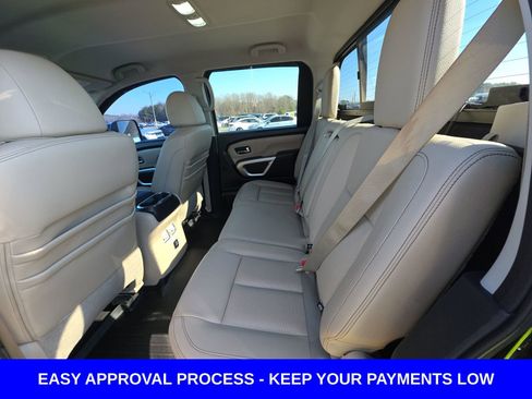 Used 2016 Nissan Titan SL image 15