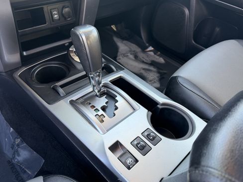 Used 2015 Toyota 4Runner Limited image 15