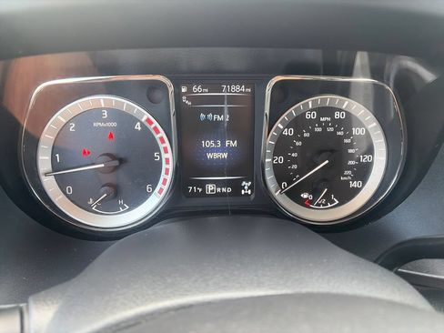 Used 2018 Nissan Titan SV w/ SV Convenience Package AWD/4WD image 16