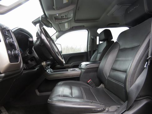 Used 2017 GMC Sierra 3500 Denali w/ Duramax Plus Package image 10