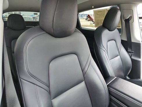 Used 2021 Tesla Model Y Long Range image 12