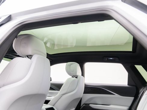 New 2026 Cadillac Lyriq Sport image 10