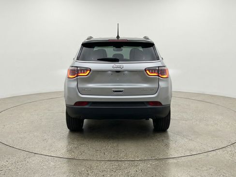 Used 2025 Jeep Compass Limited image 7