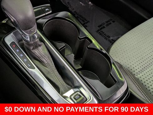 Used 2025 Chevrolet Trax LT w/ LT Convenience Package FWD image 19