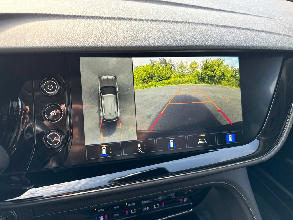 Used 2023 Buick Envision Avenir AWD/4WD image 37
