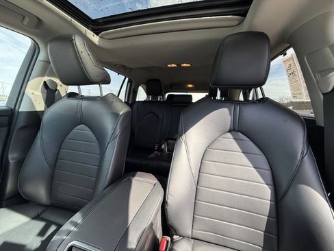 Used 2023 Toyota Highlander XLE AWD/4WD image 35