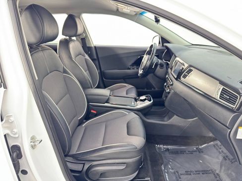 Used 2019 Kia Niro EX image 14