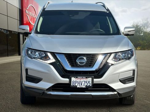 Used 2020 Nissan Rogue SV w/ Premium Package FWD image 11