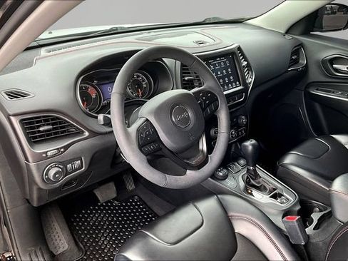 Used 2022 Jeep Cherokee Trailhawk AWD/4WD image 13
