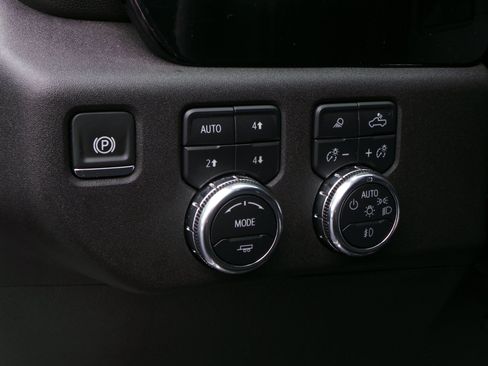 Used 2024 GMC Sierra 1500 Elevation w/ Elevation Premium Package AWD/4WD image 15