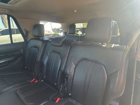 Used 2018 Ford Expedition Platinum AWD/4WD image 38