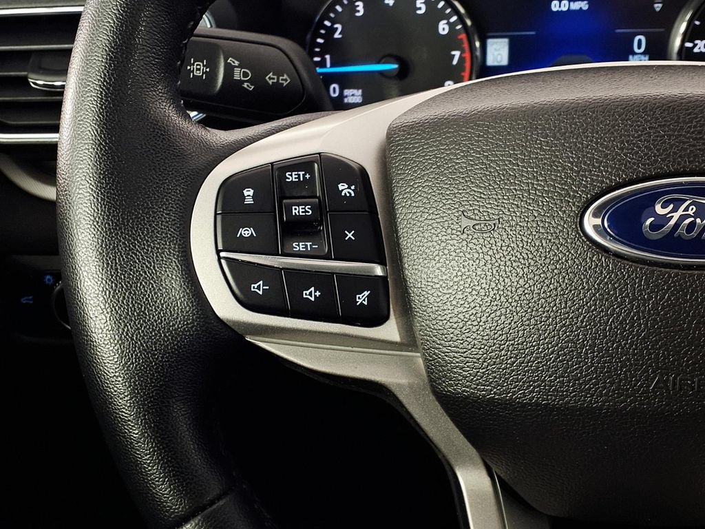 Used 2023 Ford Explorer XLT w/ Equipment Group 202A AWD/4WD image 21