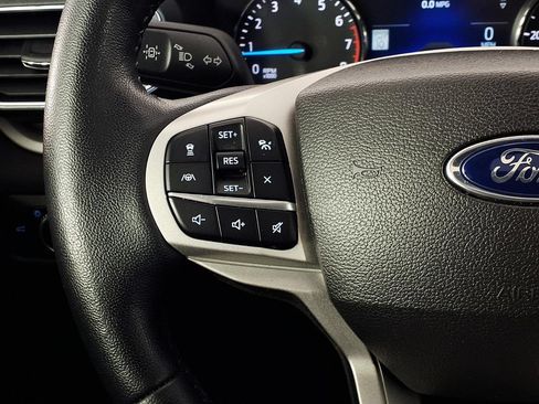 Used 2023 Ford Explorer XLT w/ Equipment Group 202A AWD/4WD image 21