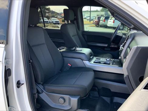 Used 2020 Ford Expedition Max XLT image 9