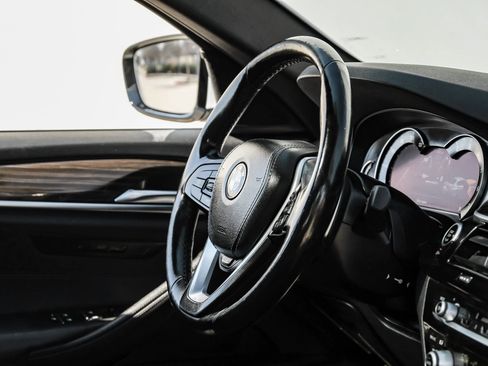 Used 2019 BMW 530i xDrive w/ Convenience Package image 15