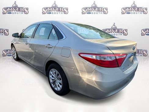 Used 2016 Toyota Camry LE FWD image 6